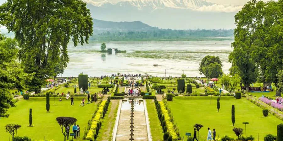 Srinagar Trip – Gardens, Valleys & Lakes, 1701079265_176672-6n-7d-srinagar-tour-package-slider-image.webp